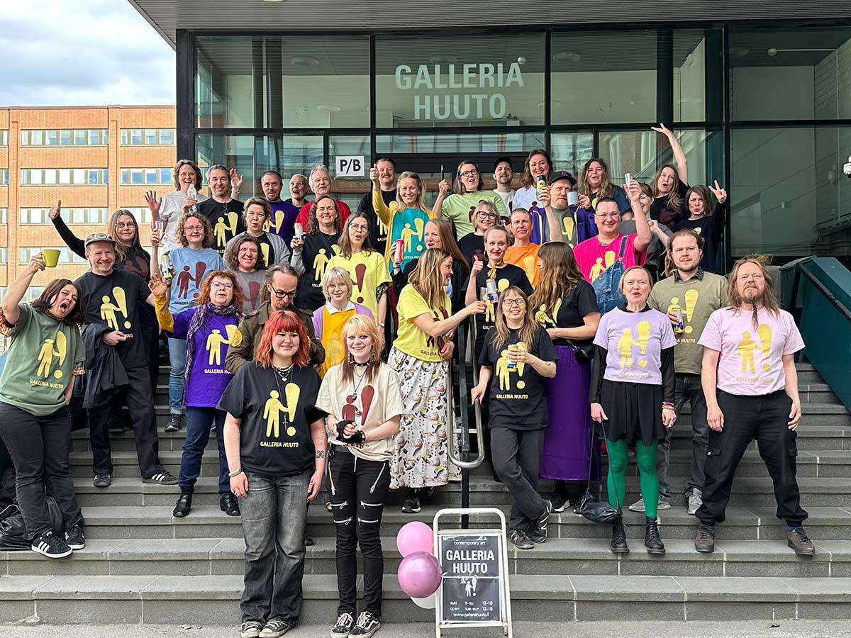 Galleria Huuto's member artists outside the gallery in the opening of the new gallery spaces in Kalasatama, April 2023