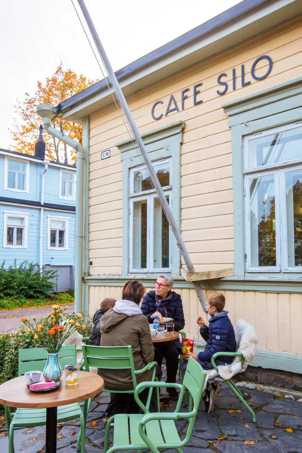 Cafe in Suomenlinna Helsinki a great lunch place for kids