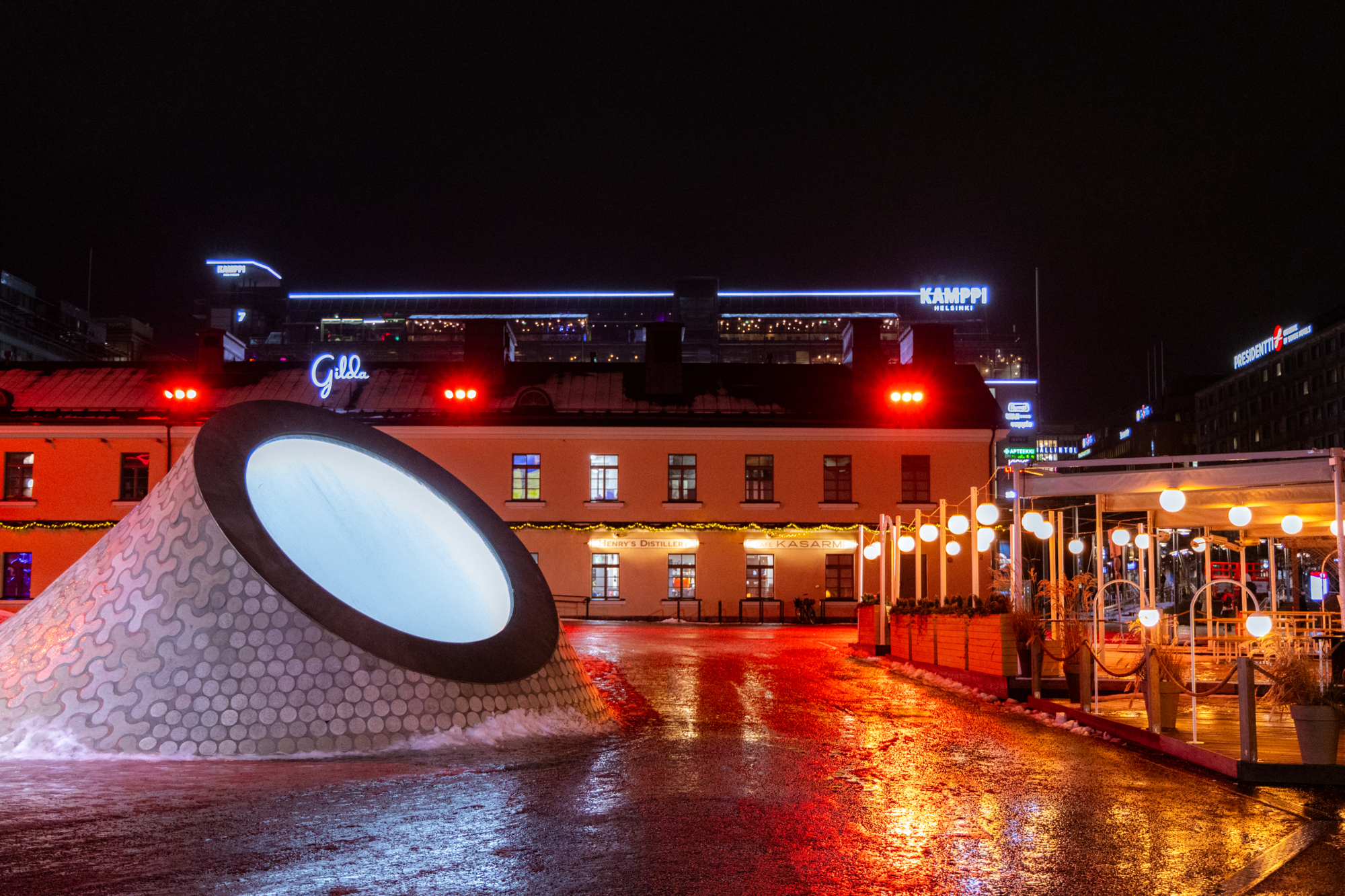 52 weeks in HEL // Week 51: Lasipalatsinaukio Square before Christmas