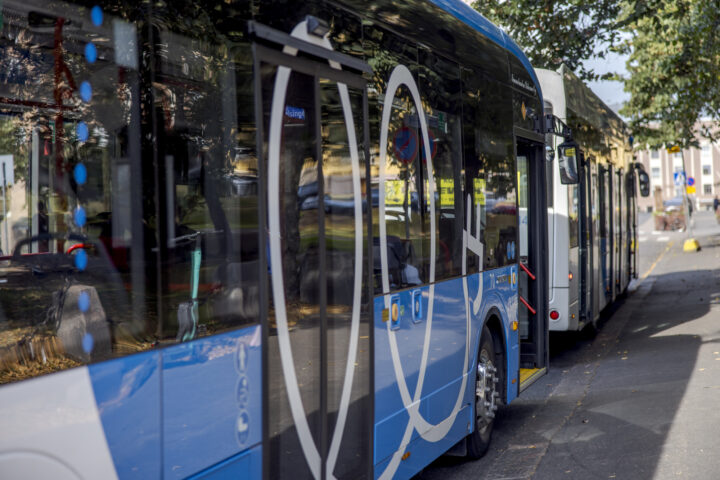 Electric bus