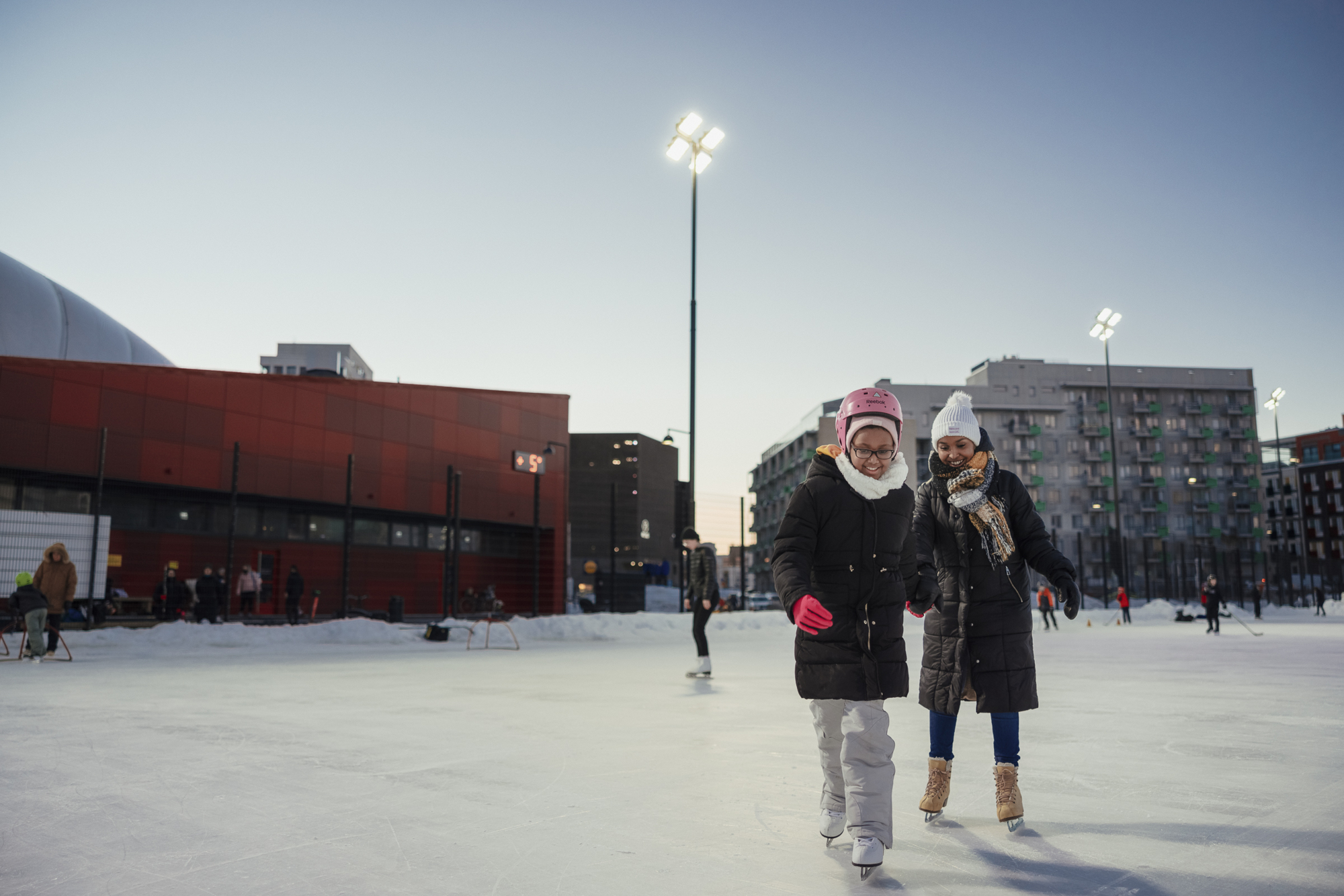 Skating in Jätkäsaari (2)