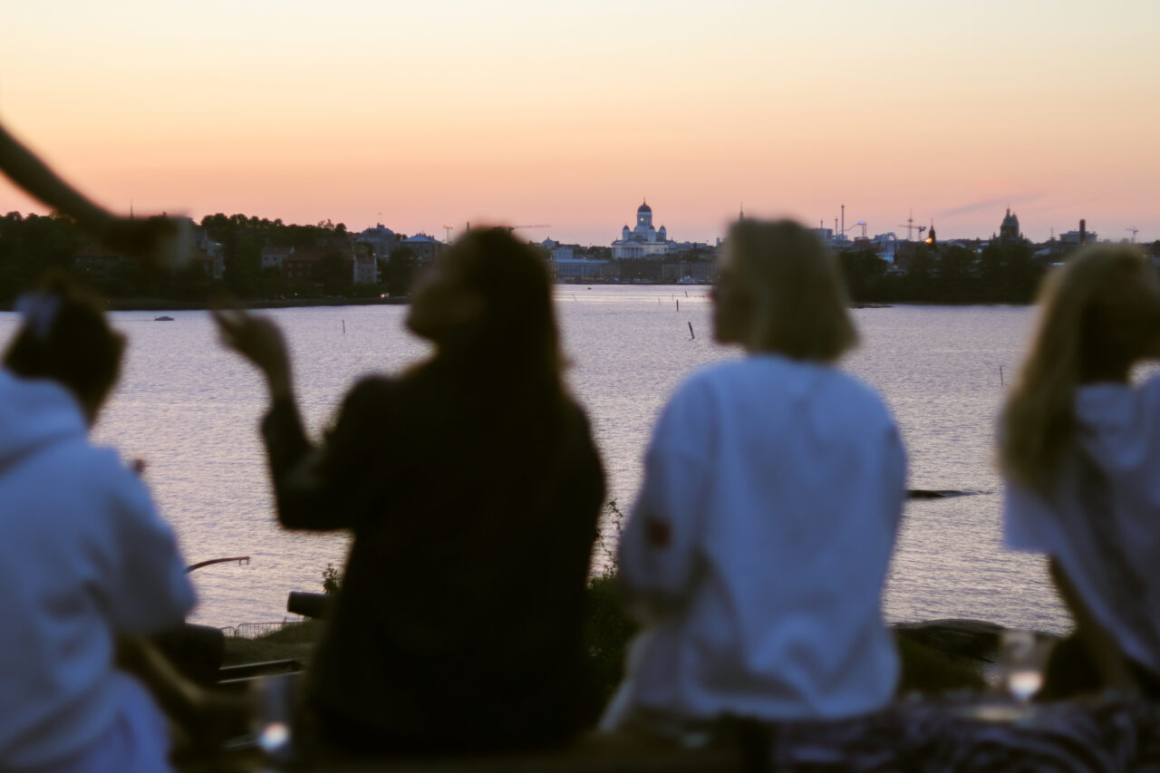 Usein kysyttyjä kysymyksiä Helsingistä: montako askelmaa on Tuomiokirkon portaissa?