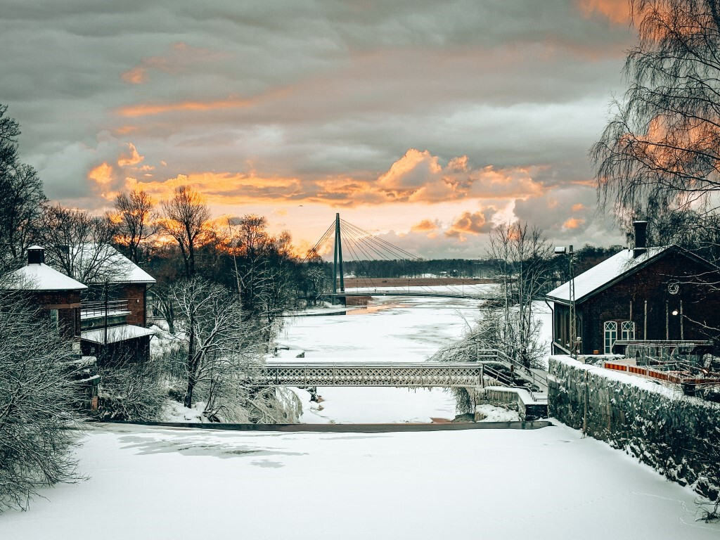 Vanhankaupunginkoski rapids during a wintry sunrise